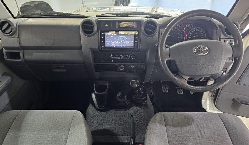 2019 Toyota Land Cruiser 76 4.5 V8 LX full