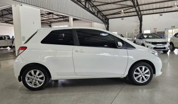 2012 Toyota Yaris 1.0 XR 3dr full