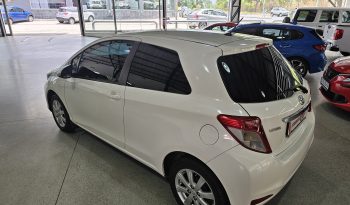 2012 Toyota Yaris 1.0 XR 3dr full
