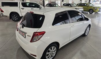 2012 Toyota Yaris 1.0 XR 3dr full