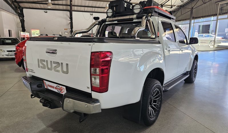 2015 Isuzu KB 300 D-Teq D/C 4×4 LX full