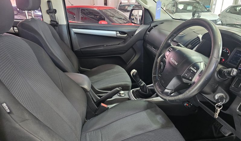 2015 Isuzu KB 300 D-Teq D/C 4×4 LX full