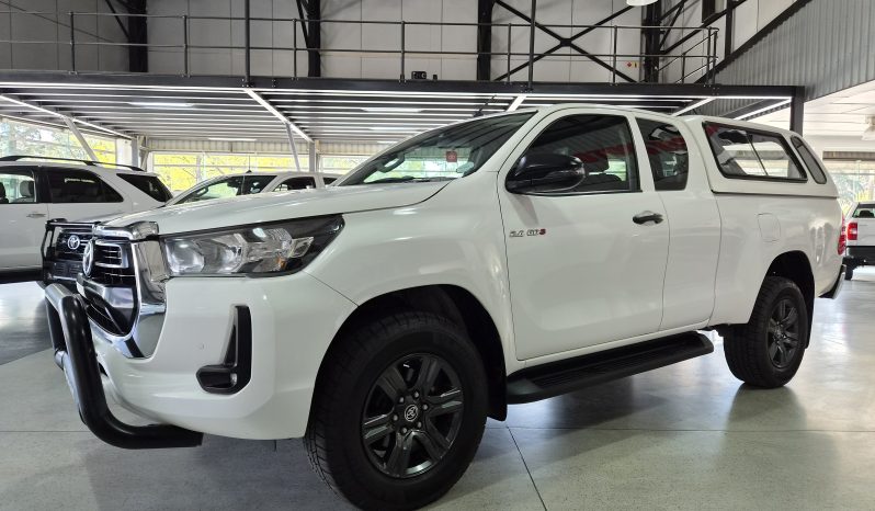 2023 Toyota Hilux 2.4 GD6 Xtra Cab Raider full