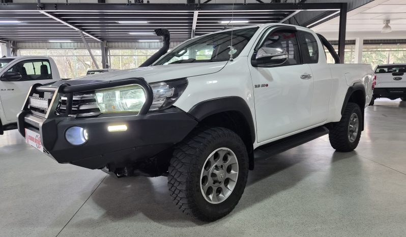2017 Toyota Hilux 2.8 GD6 Xtra Cab 4×4 Raider full