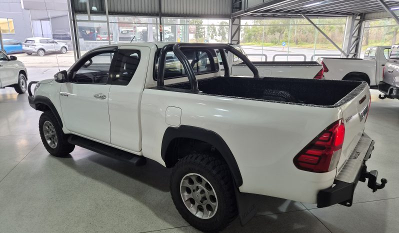 2017 Toyota Hilux 2.8 GD6 Xtra Cab 4×4 Raider full