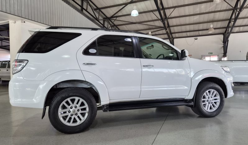 2011 Toyota Fortuner 3.0 D-4D Auto full