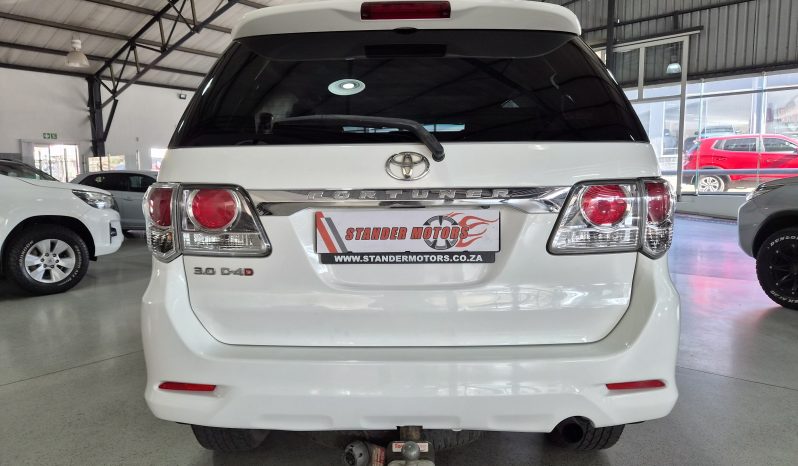 2011 Toyota Fortuner 3.0 D-4D Auto full