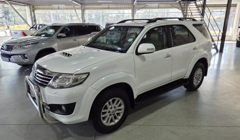 2011 Toyota Fortuner 3.0 D-4D Auto full