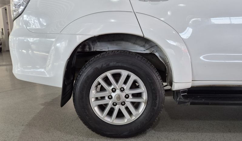 2011 Toyota Fortuner 3.0 D-4D Auto full