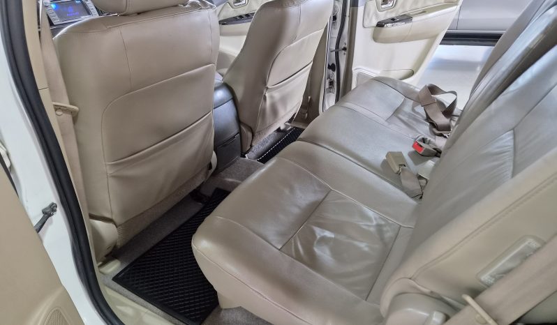 2011 Toyota Fortuner 3.0 D-4D Auto full