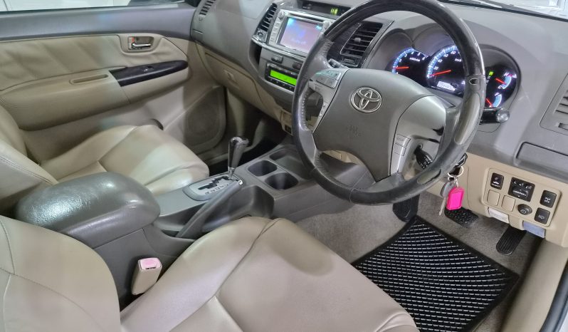 2011 Toyota Fortuner 3.0 D-4D Auto full