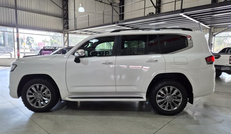 2023 Toyota Land Cruiser 300 3.3D ZX full