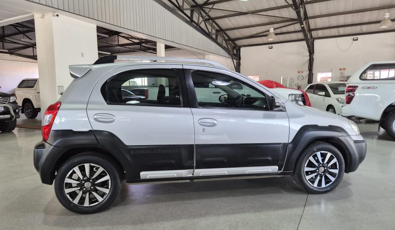 2016 Toyota Etios Cross 1.5 XS 5dr full