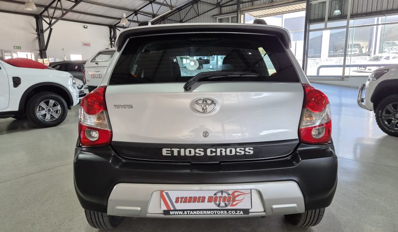 2016 Toyota Etios Cross 1.5 XS 5dr full
