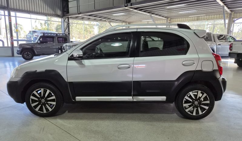 2016 Toyota Etios Cross 1.5 XS 5dr full