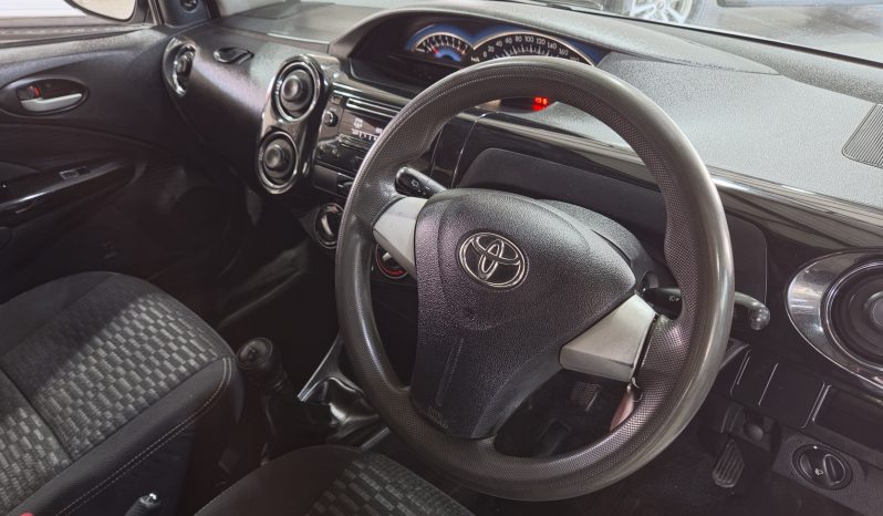 2016 Toyota Etios Cross 1.5 XS 5dr full