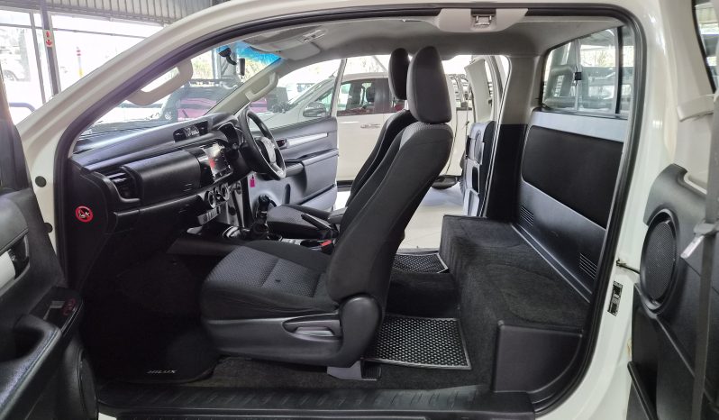 2020 Toyota Hilux 2.4 GD6 SRX Xtra Cab full