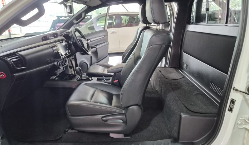 2022 Toyota Hilux 2.8 GD6 Xtra Cab Legend Auto full