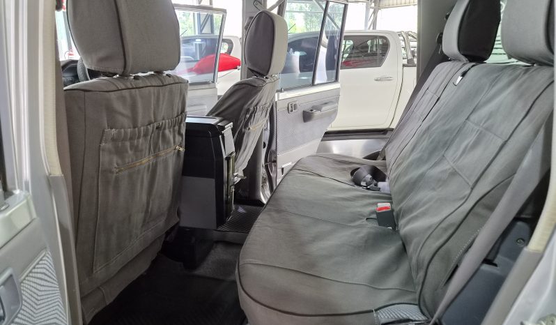 2011 Toyota Land Cruiser 76 4.2 D full