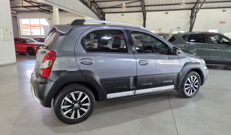2014 Toyota Etios Cross 1.5 XS full