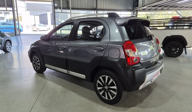 2014 Toyota Etios Cross 1.5 XS full
