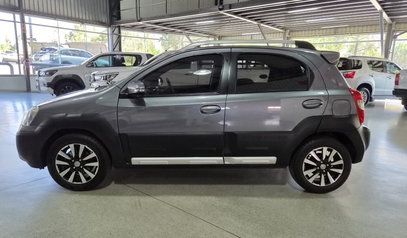 2014 Toyota Etios Cross 1.5 XS full