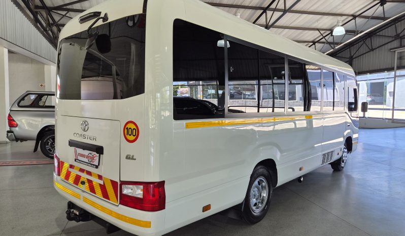 2022 Toyota Coaster 2.8D GL Auto 23 Seater full