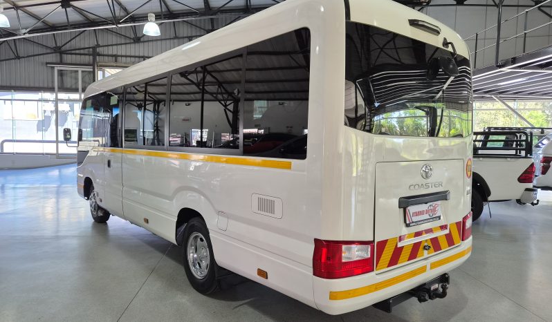 2022 Toyota Coaster 2.8D GL Auto 23 Seater full