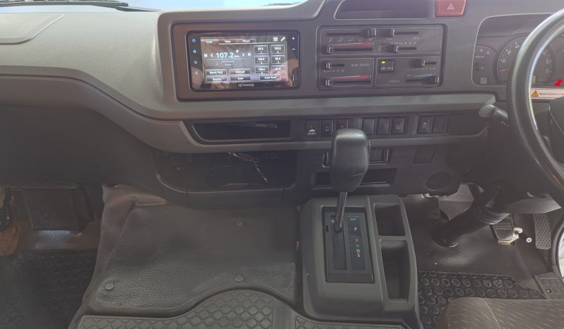 2022 Toyota Coaster 2.8D GL Auto 23 Seater full