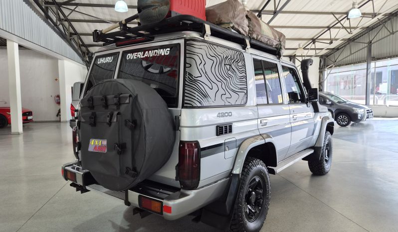 2011 Toyota Land Cruiser 76 4.2 D full