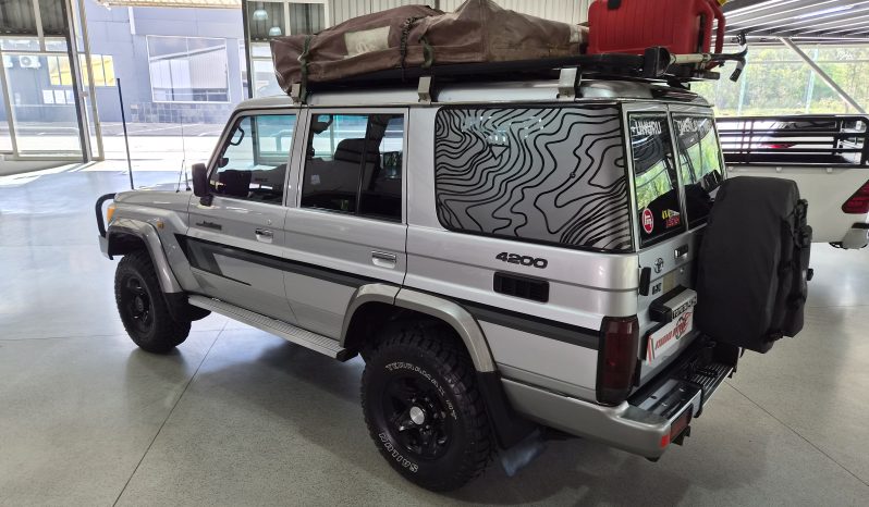 2011 Toyota Land Cruiser 76 4.2 D full