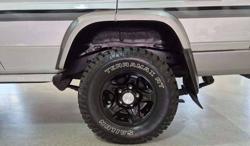 2011 Toyota Land Cruiser 76 4.2 D full